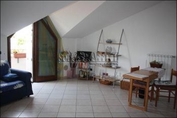 Appartamento arredato con balcone Caronno Pertusella