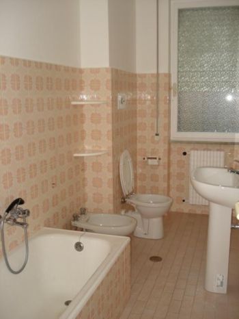 Casa con balcone Castelletto