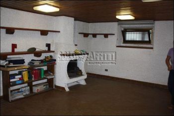 Villa con balcone e garage Sempione