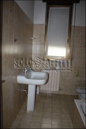 Villa con balcone e garage Sempione
