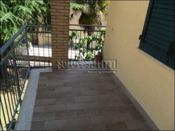 Appartamento arredato con balcone Ponte s. giovanni