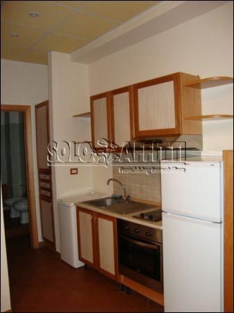 Bilocale arredato con terrazzo Centro