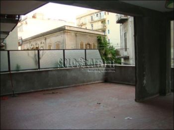 Bilocale arredato con terrazzo Centro