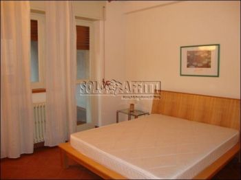 Bilocale arredato con terrazzo Centro