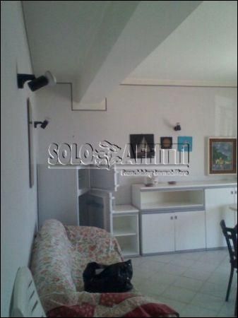 Trilocale arredato con balcone Roccalumera