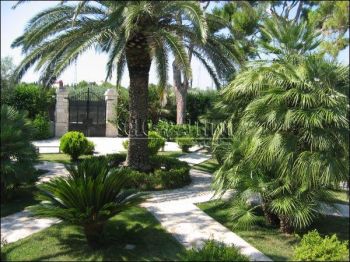 Villa arredata con posto auto S. spirito