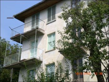 Appartamento con giardino e balcone
