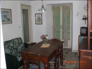 Appartamento con giardino e balcone