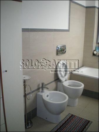 Trilocale arredato con balcone Nuova luce