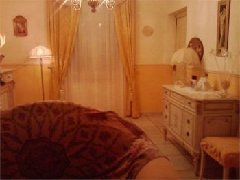 Casa arredata con aria condizionata