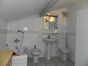 Monolocale mansarda in villa bifamiliare - Bagno