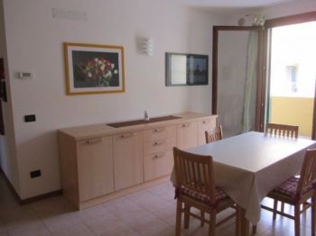 Trilocale con terrazzo e posto auto