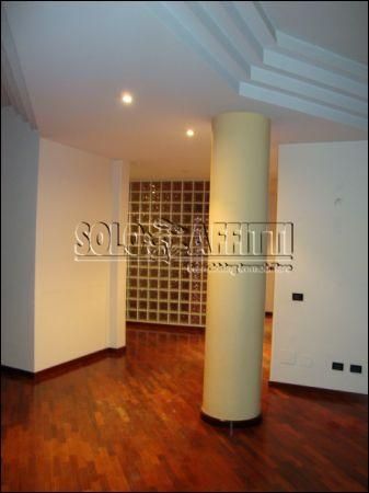 Casa con garage e balcone Fleming