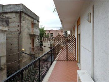 Appartamento arredato con balcone Centro