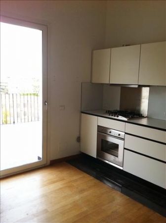 Attico con balcone e terrazzo Politeama libert�