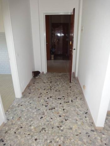 Appartamento con balcone 2 - sud tre torri