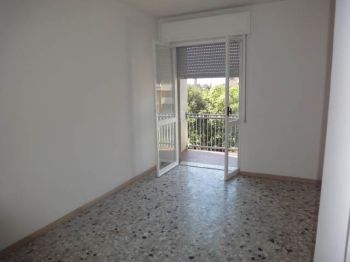 Appartamento con balcone 2 - sud tre torri