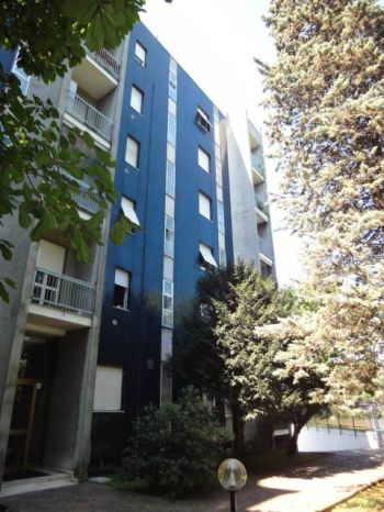 Appartamento con balcone 2 - sud tre torri
