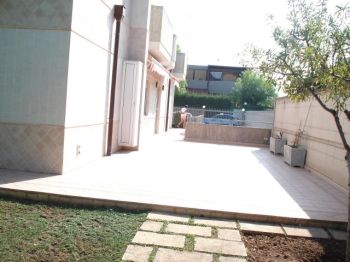 Appartamento con giardino e garage Bari