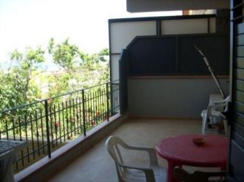 Trilocale arredato con balcone Venetico