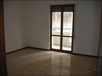 Casa con terrazzo e balcone S. benedetto