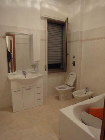 Casa con aria condizionata e balcone