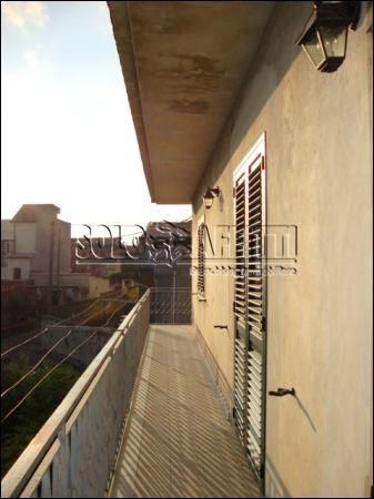 Appartamento con terrazzo e garage Valle allegra