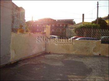Appartamento con terrazzo e garage Valle allegra