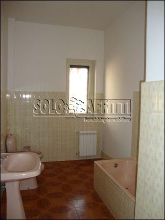 Appartamento con terrazzo e garage Valle allegra
