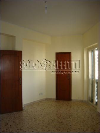 Appartamento con terrazzo e garage Valle allegra
