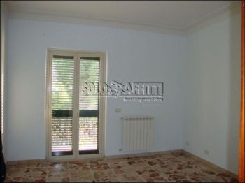 Appartamento con terrazzo e garage Valle allegra