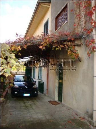 Appartamento con terrazzo e garage Valle allegra