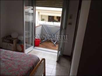 Bilocale arredato con balcone Ponente
