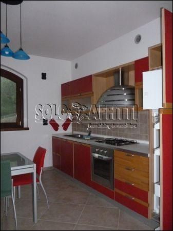 Villa arredata con balcone Via taro