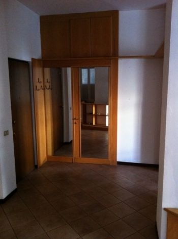 Bilocale con terrazzo Milano bande nere - Terrazza