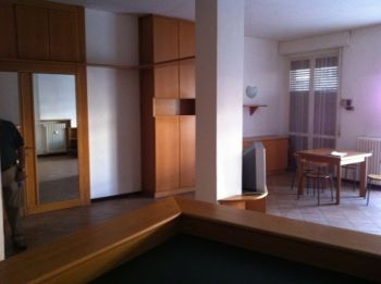 Bilocale con terrazzo Milano bande nere - Terrazza