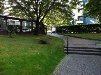 Bilocale con terrazzo Milano bande nere - Terrazza