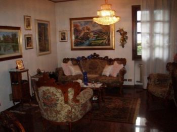 Villa con posto auto e balcone Fiesso d'Artico