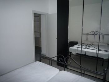 Monolocale arredato con balcone Milano
