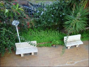 Villa arredata con balcone Lungomare