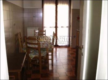 Casa arredata con balcone Cologno sud