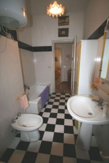 Bilocale arredato con balcone Trieste , salario - Altre fotografie