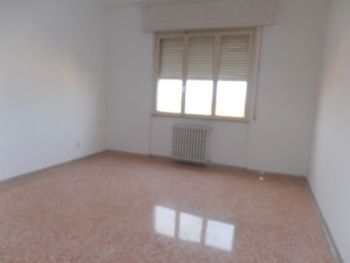 Casa con balcone Livorno