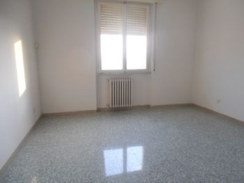 Casa con balcone Livorno