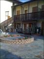 Casa con balcone e garage Brivio
