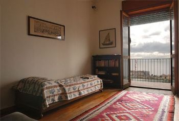 Appartamento arredato con balcone Vomero