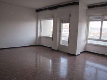 Casa con balcone La Spezia