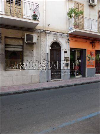 Trilocale con balcone e terrazzo Centro