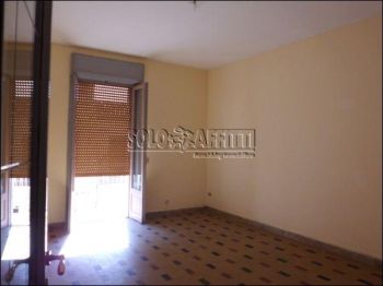 Trilocale con balcone e terrazzo Centro