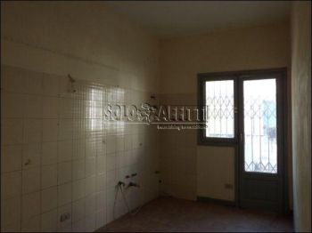 Trilocale con balcone e terrazzo Centro
